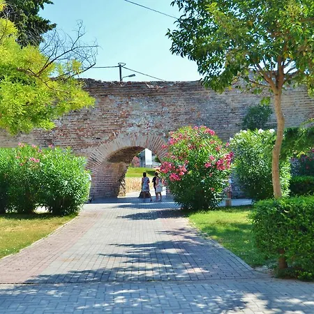West Дуррес