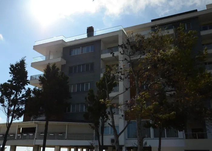 Apartment West *